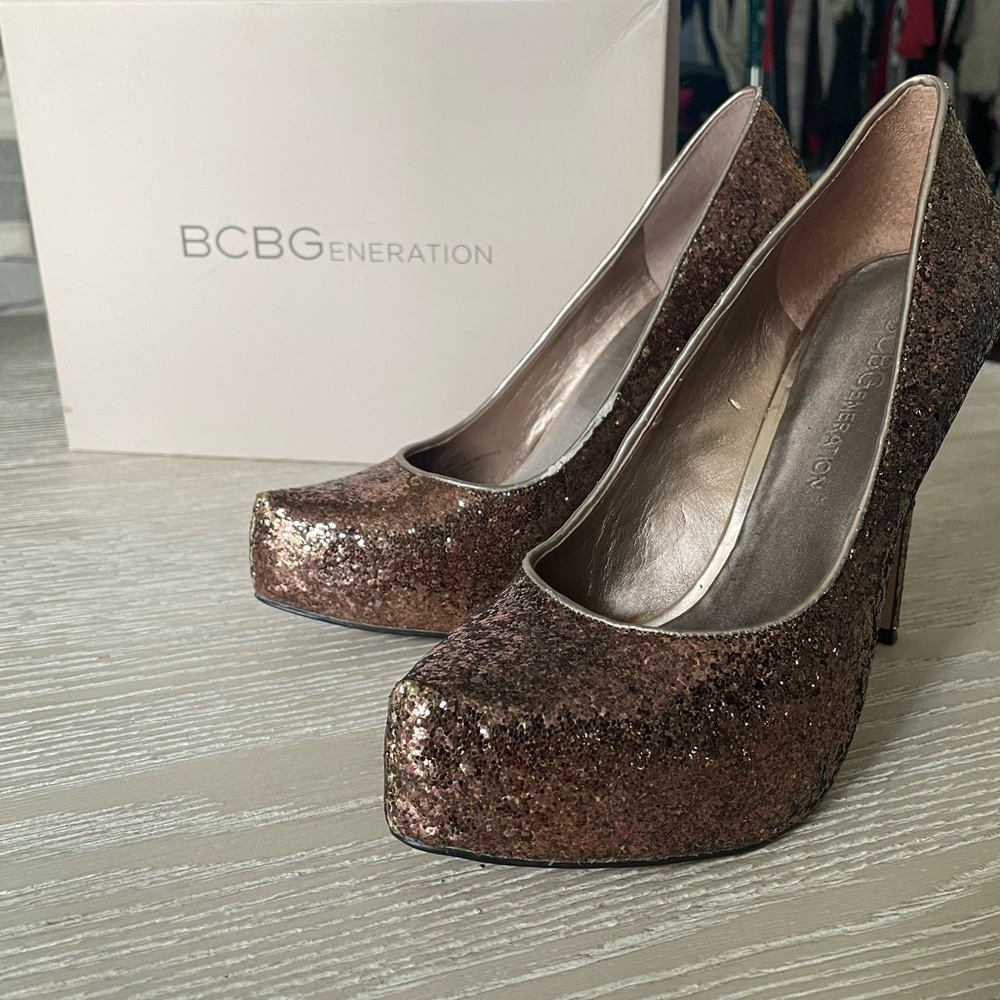BCBG Generation Parade Matte Bronze Party Glitter Pump, 7.5